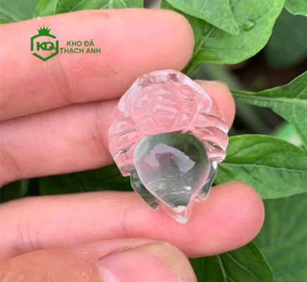 mặt dây chuyền đá hình nhện