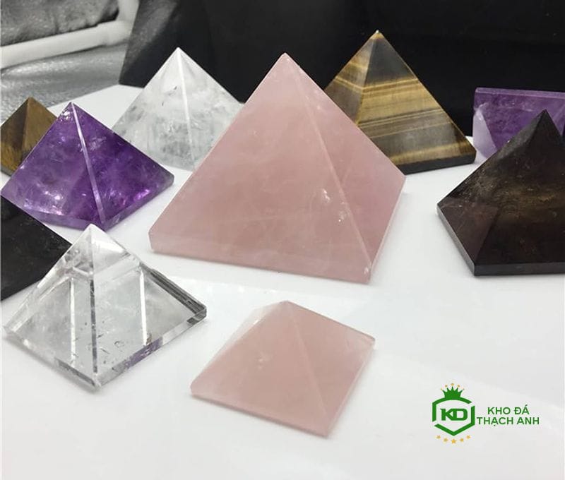 Kim Tự Tháp Đá Thạch Anh – Sức Mạnh Phong Thuỷ Đặc Biệt