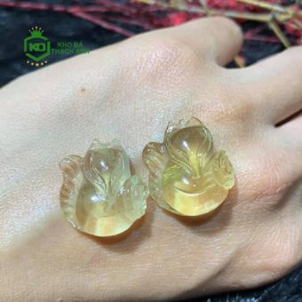 Mặt Hồ Ly Đá Thạch Anh Vàng Dáng Ôm Hoa