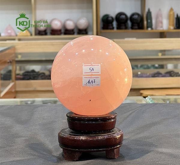 Quả Cầu Đá Thạch Anh Hồng: Ý Nghĩa và Cách Sử Dụng